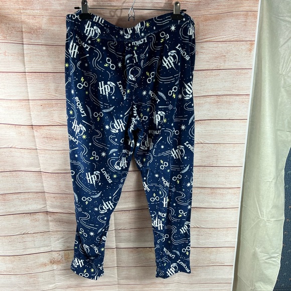 Harry Potter Lounge Pants - Picture 2 of 4